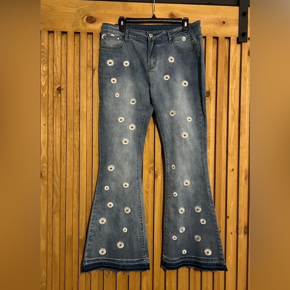 Anna-Kaci, California Denim Blue Flare Jeans with Retro Floral Design, NWT - Picture 1 of 4